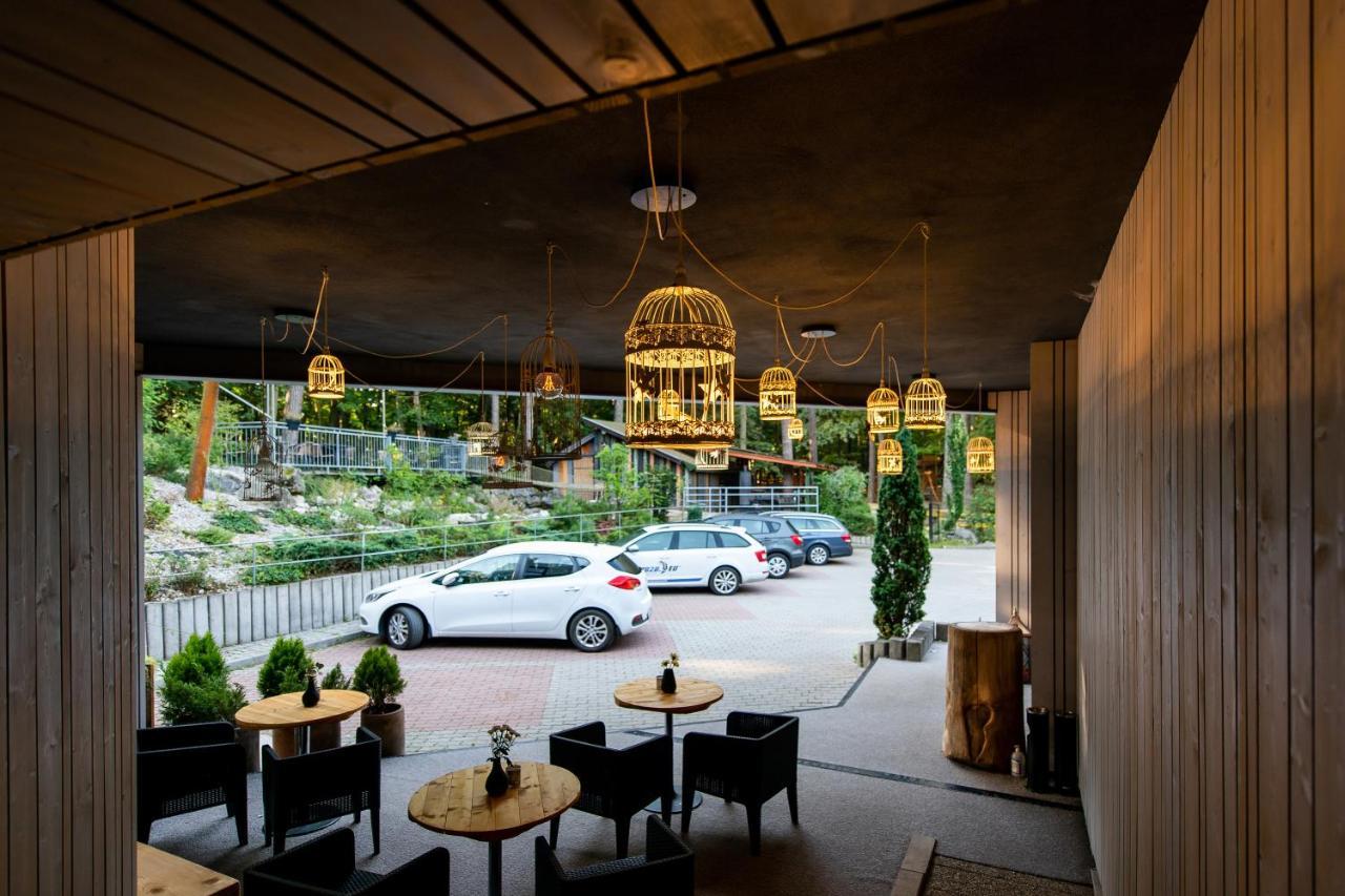 Hotel Veverica Trenčín Buitenkant foto
