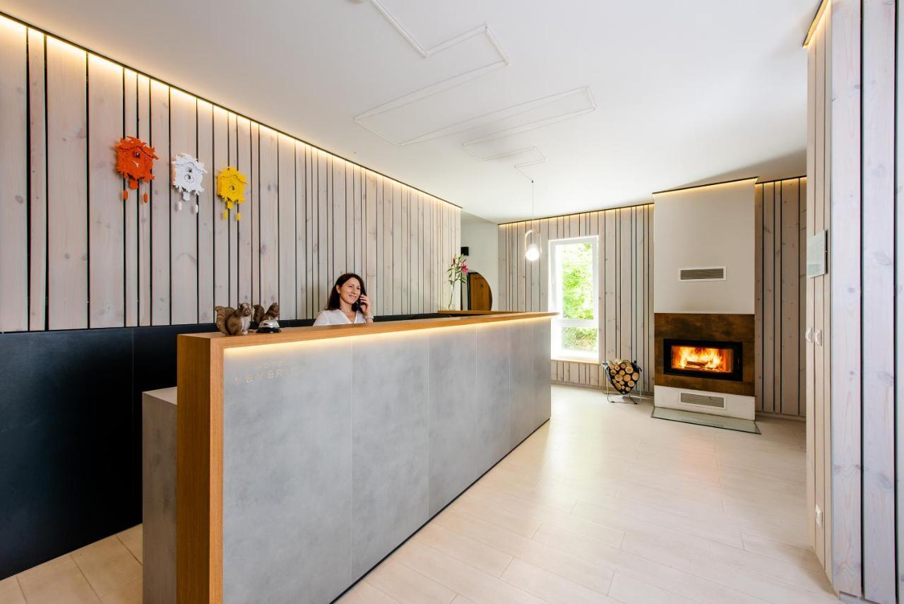 Hotel Veverica Trenčín Buitenkant foto